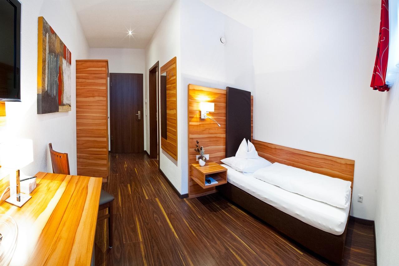 Hotel-Renner Buchbach 객실 사진